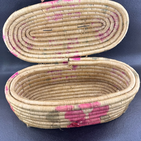Vintage Handwoven Coiled Spiral Basket With Lid & Handle Floral Pattern - Picture 7 of 11